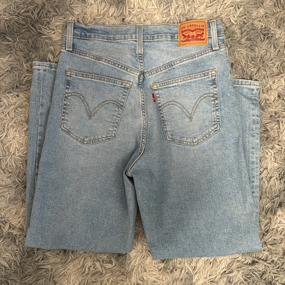 Levi’s Ribcage Straight Ankle Jeans - Picture 3 of 4